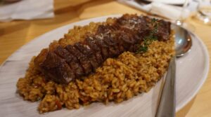 plato sixtos restuarnte donde comer en el puerto deportivo de gijon 