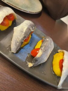 comer sardinas en gijon tomate bistro