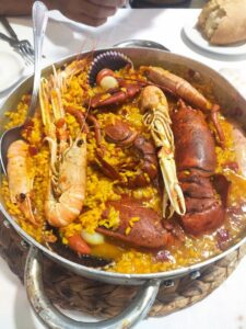 El Llavianu comer pescado en Gijón